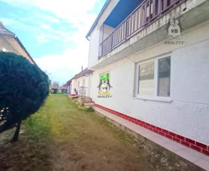 6- izbový rodinný dom 2164 m2, Záhor