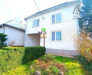 6- izbový rodinný dom 2164 m2, Záhor