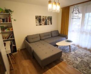 Byt 2+1 s dvomi loggiami na sídlisku Tarča, Sp. Nová Ves