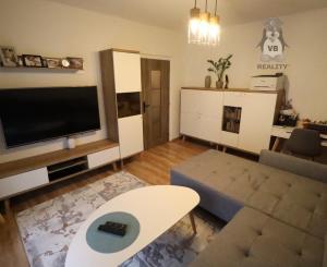 Byt 2+1 s dvomi loggiami na sídlisku Tarča, Sp. Nová Ves