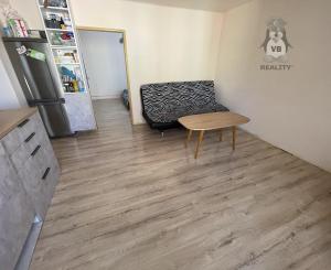 Byt 2+1 s balkónom prerobený na 3.izbový sídl. Rozvoj, Levoča