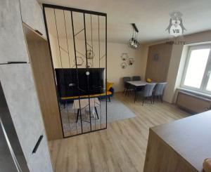 Byt 2+1 s balkónom prerobený na 3.izbový sídl. Rozvoj, Levoča