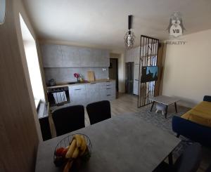 Byt 2+1 s balkónom prerobený na 3.izbový sídl. Rozvoj, Levoča