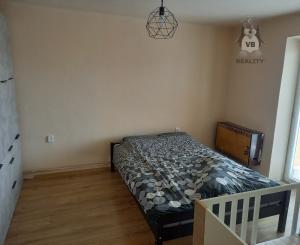 Byt 2+1 s balkónom prerobený na 3.izbový sídl. Rozvoj, Levoča