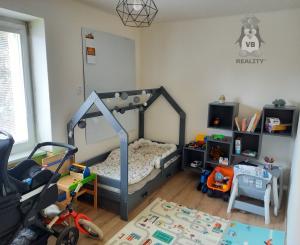 Byt 2+1 s balkónom prerobený na 3.izbový sídl. Rozvoj, Levoča