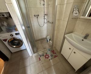 Byt 2+1 s balkónom prerobený na 3.izbový sídl. Rozvoj, Levoča