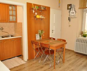 Velkometrážny byt 3+1 s garážou centrum, Sp. Nová Ves