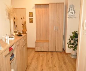 Velkometrážny byt 3+1 s garážou centrum, Sp. Nová Ves