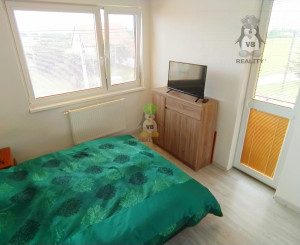 VÝRAZNE ZNÍŽENÁ CENA -Veľkorysý 5. izbový dom, Žbince