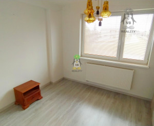 VÝRAZNE ZNÍŽENÁ CENA -Veľkorysý 5. izbový dom, Žbince