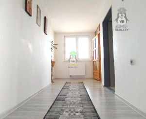 VÝRAZNE ZNÍŽENÁ CENA -Veľkorysý 5. izbový dom, Žbince