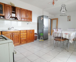 VÝRAZNE ZNÍŽENÁ CENA -Veľkorysý 5. izbový dom, Žbince