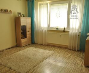 Prenájom bytu 3+1 s loggiou, Sp.Nová Ves