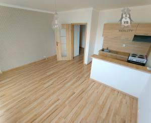 Prenájom- garsónka s balkónom, Michalovce