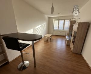 Byt 2+1 s balkónom centrum, Sp. Nová Ves