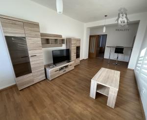 Byt 2+1 s balkónom centrum, Sp. Nová Ves