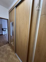 Byt 2+1 s balkónom centrum, Sp. Nová Ves