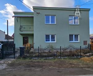 Rodinný dom s 2 samost. bytov. jednotkami v obci Jamník, SNV