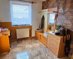 Rodinný dom s 2 samost. bytov. jednotkami v obci Jamník, SNV