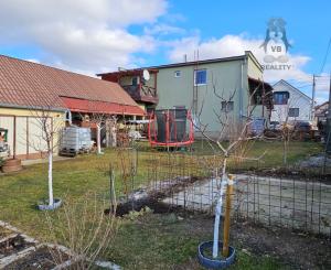 Rodinný dom s 2 samost. bytov. jednotkami v obci Jamník, SNV