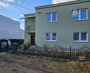 Rodinný dom s 2 samost. bytov. jednotkami v obci Jamník, SNV