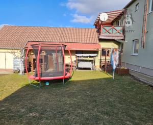 Rodinný dom s 2 samost. bytov. jednotkami v obci Jamník, SNV