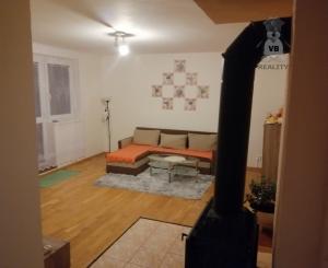 Rodinný dom s 2 samost. bytov. jednotkami v obci Jamník, SNV