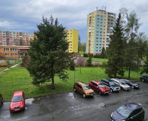 -ZNÍŽENÁ CENA- Byt 4+1 s dvoma loggiami, sídlisko Mier, Spišská Nová Ves