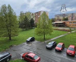 -ZNÍŽENÁ CENA- Byt 4+1 s dvoma loggiami, sídlisko Mier, Spišská Nová Ves