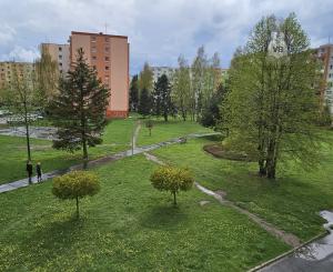 -ZNÍŽENÁ CENA- Byt 4+1 s dvoma loggiami, sídlisko Mier, Spišská Nová Ves