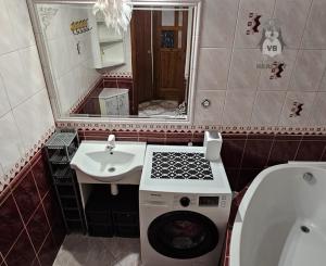 -ZNÍŽENÁ CENA- Byt 4+1 s dvoma loggiami, sídlisko Mier, Spišská Nová Ves