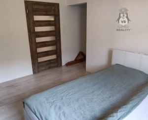 Pekná novostavba pod lesom v obci Kojšov