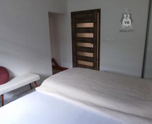 Pekná novostavba pod lesom v obci Kojšov