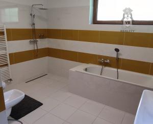 Pekná novostavba pod lesom v obci Kojšov