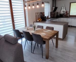 Pekná novostavba pod lesom v obci Kojšov