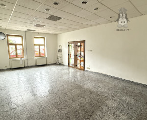 Polyfunkčný obytný dom v SNV