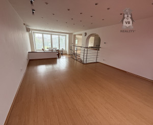 Polyfunkčný obytný dom v SNV