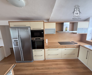 Polyfunkčný obytný dom v SNV