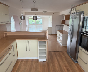 Polyfunkčný obytný dom v SNV