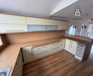 Polyfunkčný obytný dom v SNV