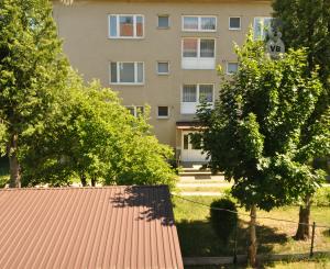 Byt 3+1 s balkónom a garážou v meste Spišské Vlachy, okres Sp. Nová Ves