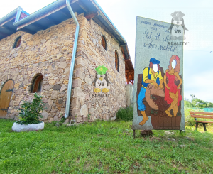 Kamenná chata s vínnou pivnicou v srdci kameňolomu