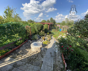 Ponúkame na predaj záhradu s chatkou v pri sídlisku Mier.