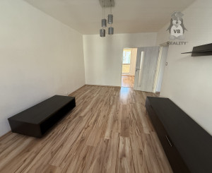 Byt 2+1 s loggiou centrum, Sp. Nová Ves