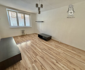 Byt 2+1 s loggiou centrum, Sp. Nová Ves