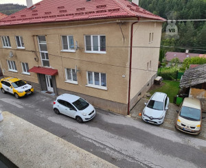 Byt 3+1 s loggiou a pozemkom v obci Rudňany, okres Sp.N.Ves