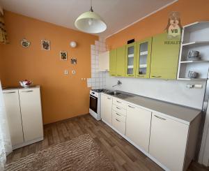 Byt 2+1 s loggiou centrum, Sp. Nová Ves