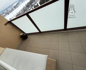 Byt 2+1 s loggiou centrum, Sp. Nová Ves