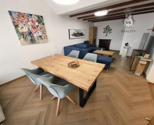 Výnimočný 2-izbový byt priamo v centre mesta