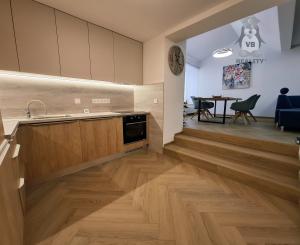 Výnimočný 2-izbový byt priamo v centre mesta